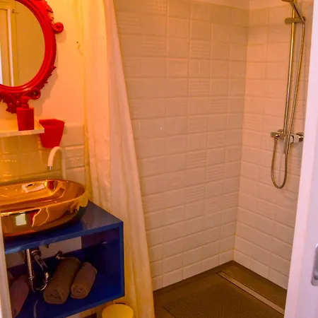 Boutique Triple House - City Centre - Sunny Roof Terrace Apartment *